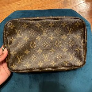 Louis Vuitton Monogram trousse 25